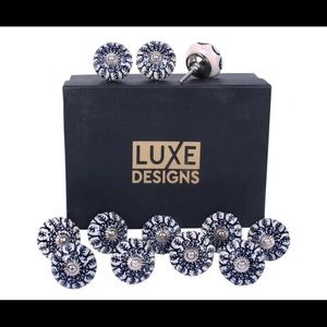 NWOT Luxe Design Blue&White Floral Ceramic Doorknobs great for any room.